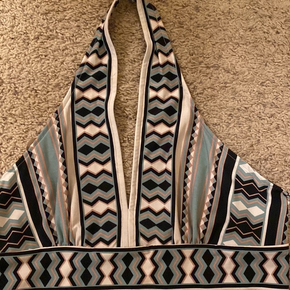 BCBG halter top - Picture 4 of 14